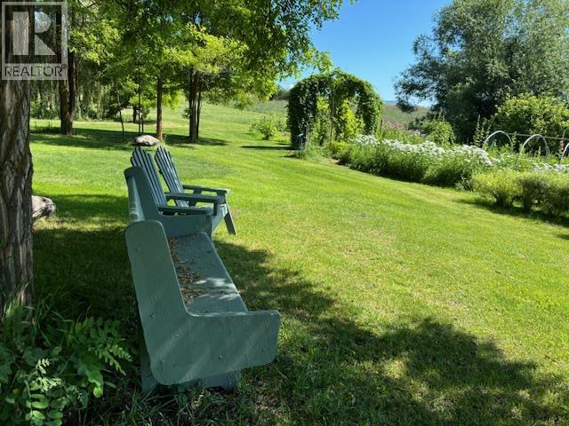  4462 Salmon River Road, Spallumcheen