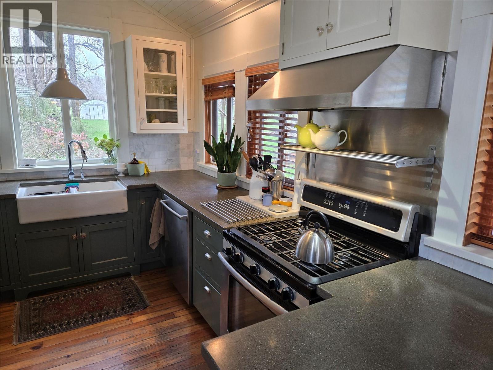  4462 Salmon River Road, Spallumcheen