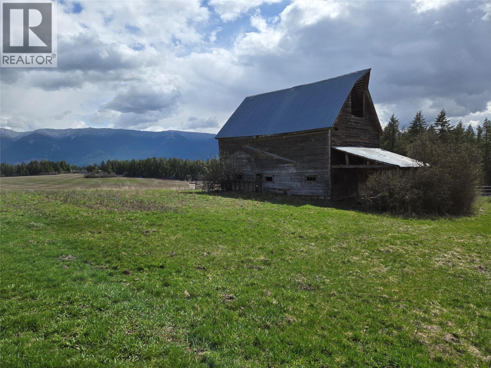  4462 Salmon River Road, Spallumcheen