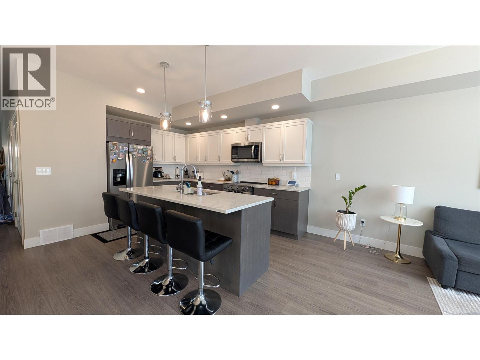 122 200 GRAND Boulevard, Kamloops