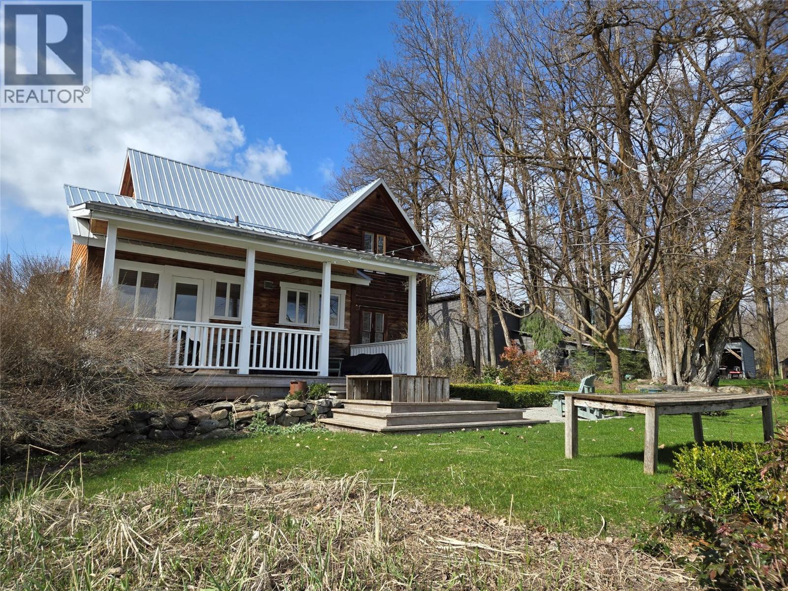  4462 Salmon River Road, Spallumcheen
