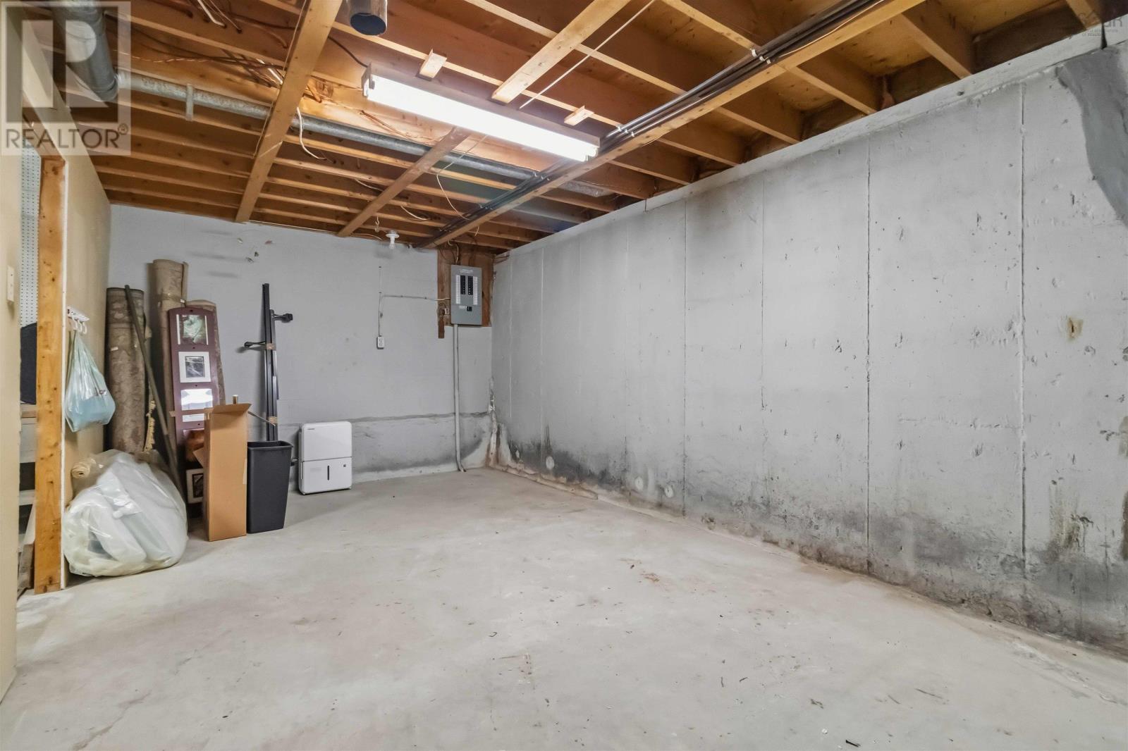 Property 32 of 48 of 103 Forestside Crescent