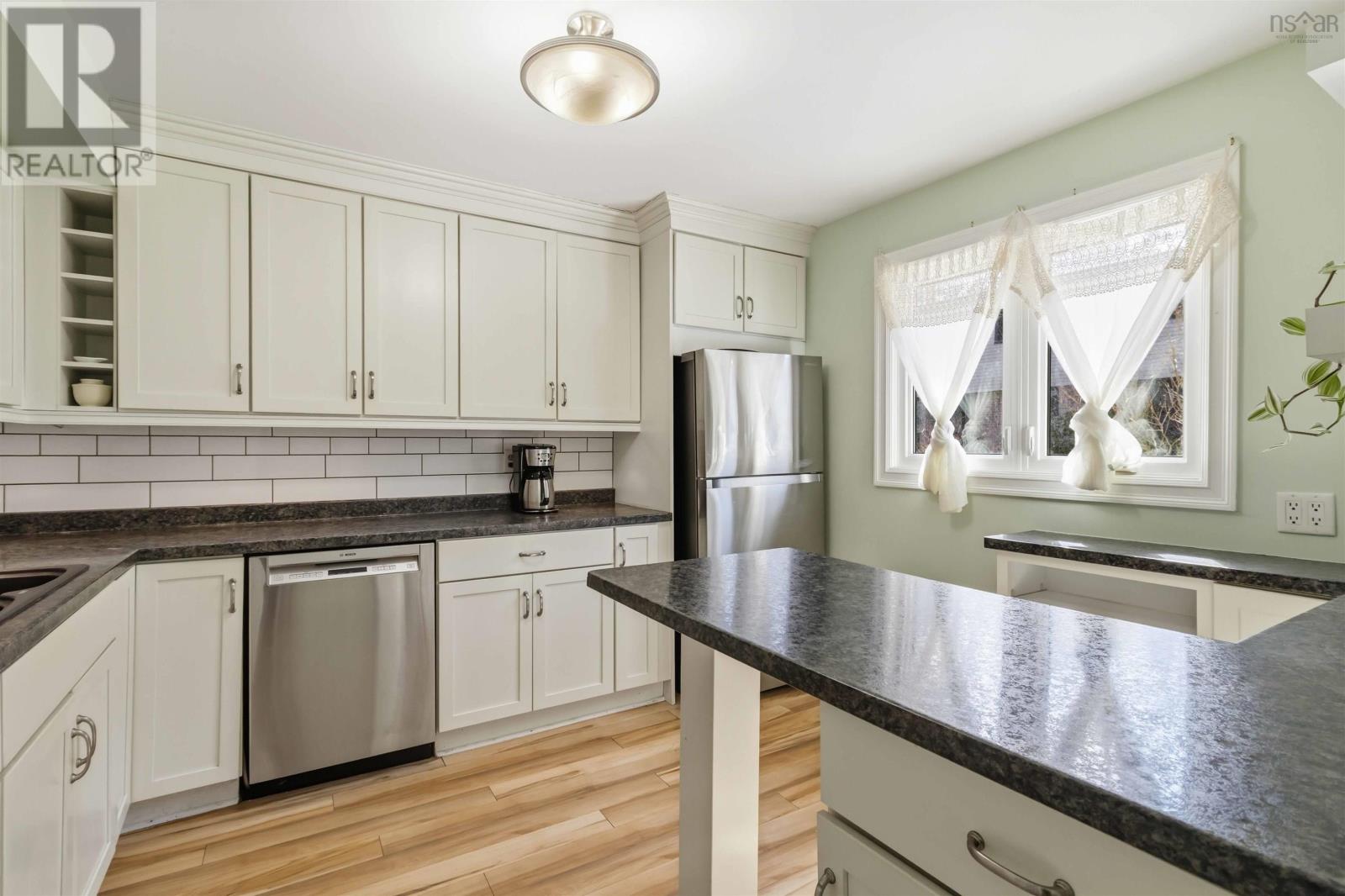 Property 19 of 48 of 103 Forestside Crescent