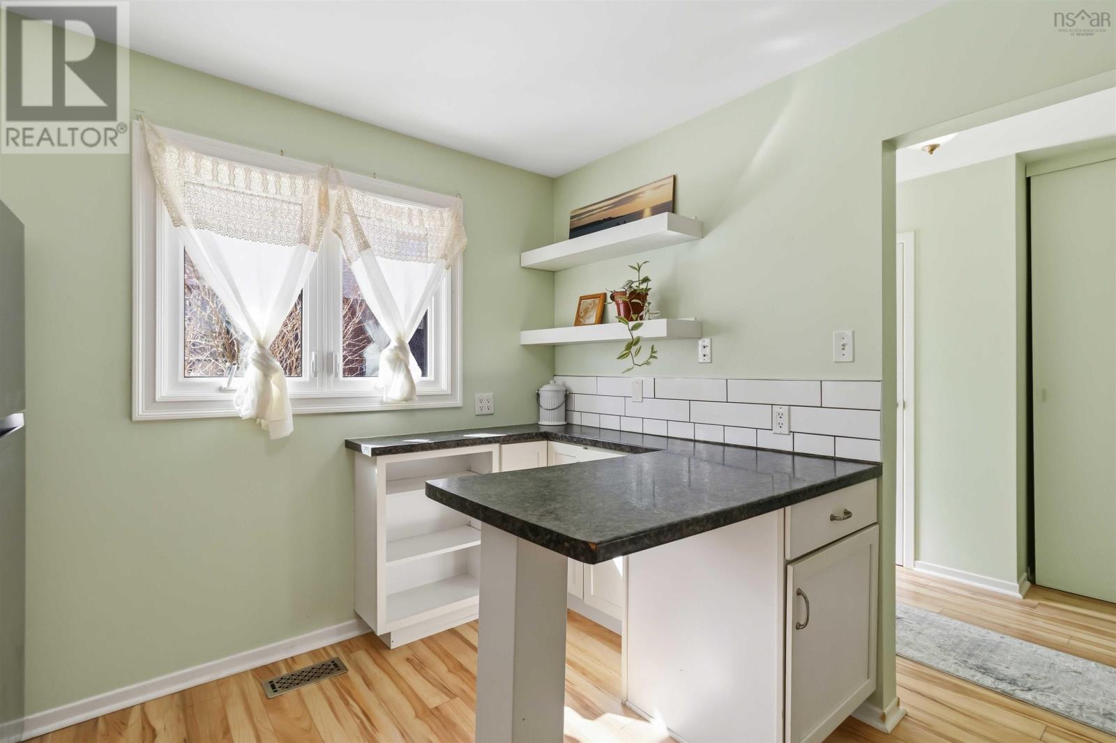 Property 31 of 48 of 103 Forestside Crescent