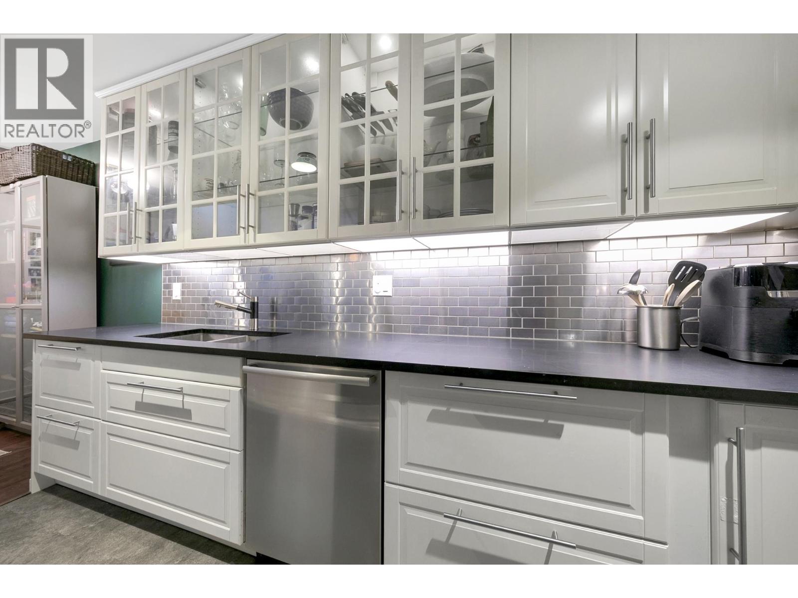 326 9101 HORNE Street - photo 2