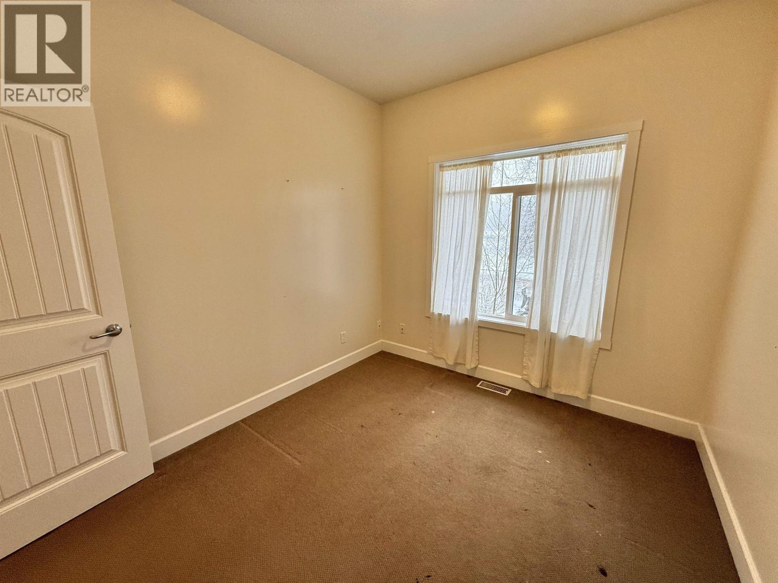 #132 1702 DYKE ROAD - 25