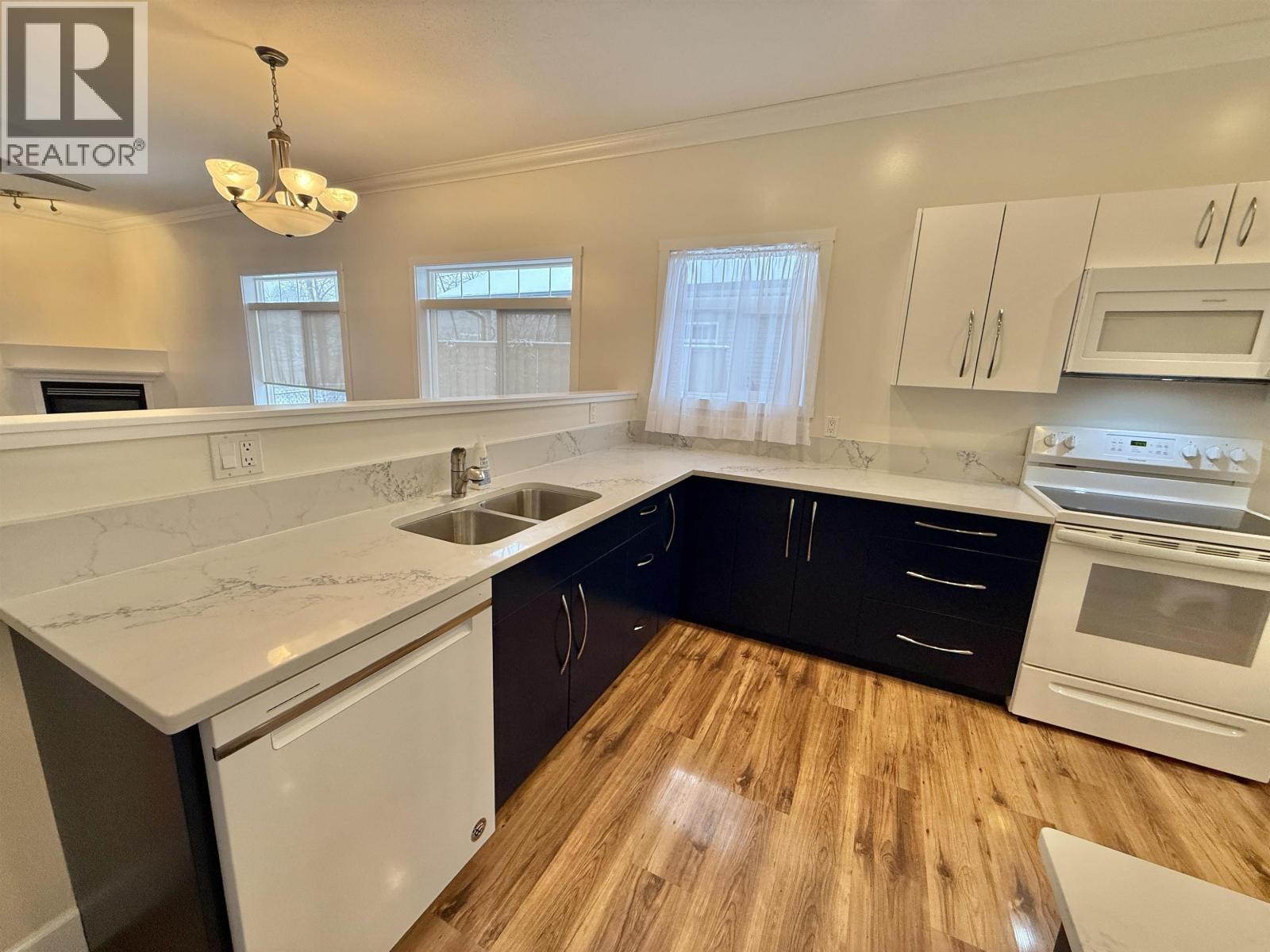 #132 1702 DYKE ROAD - 9