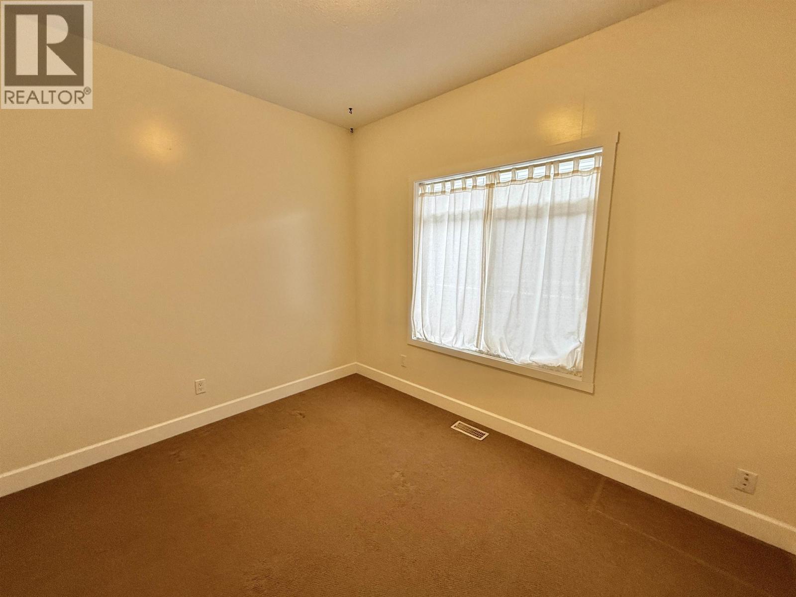 #132 1702 DYKE ROAD - 26