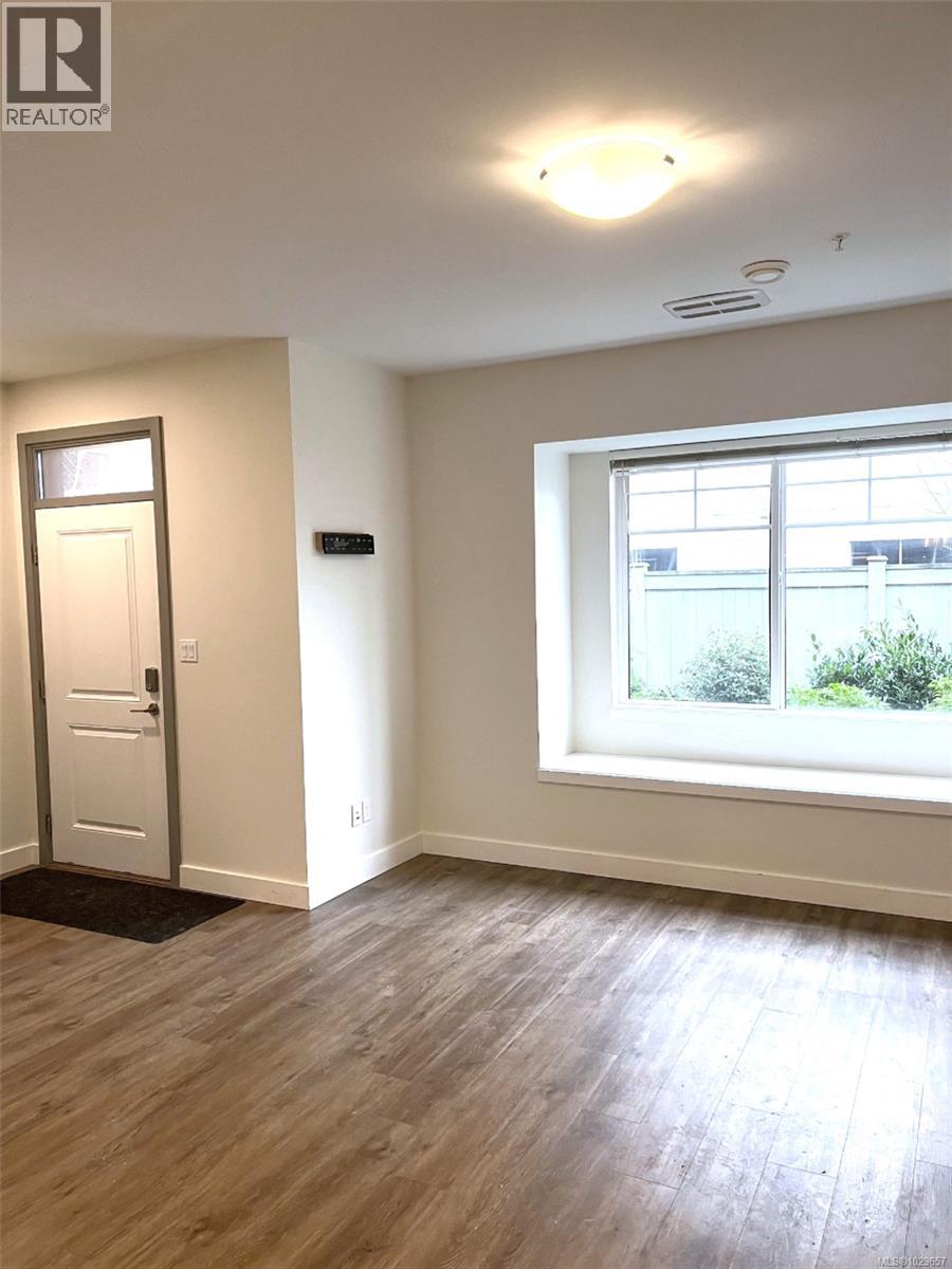 #4 796 ISLAND HWY S - 12