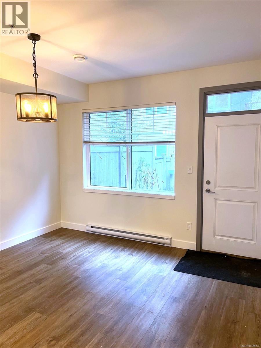 #4 796 ISLAND HWY S - 16