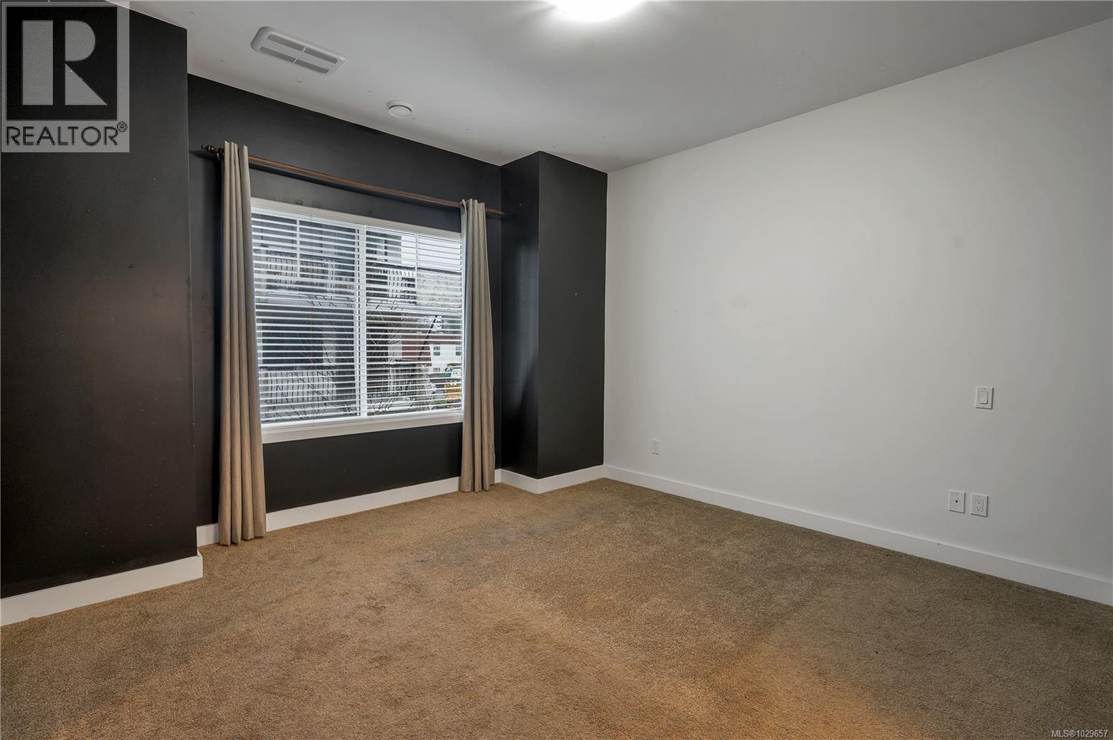 #4 796 ISLAND HWY S - 19