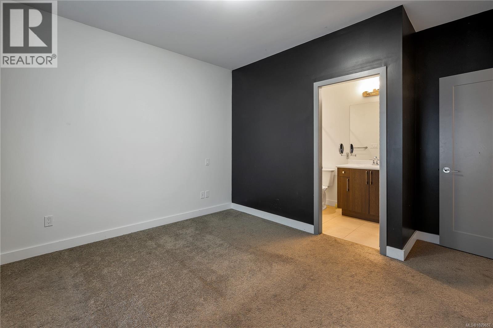 #4 796 ISLAND HWY S - 20