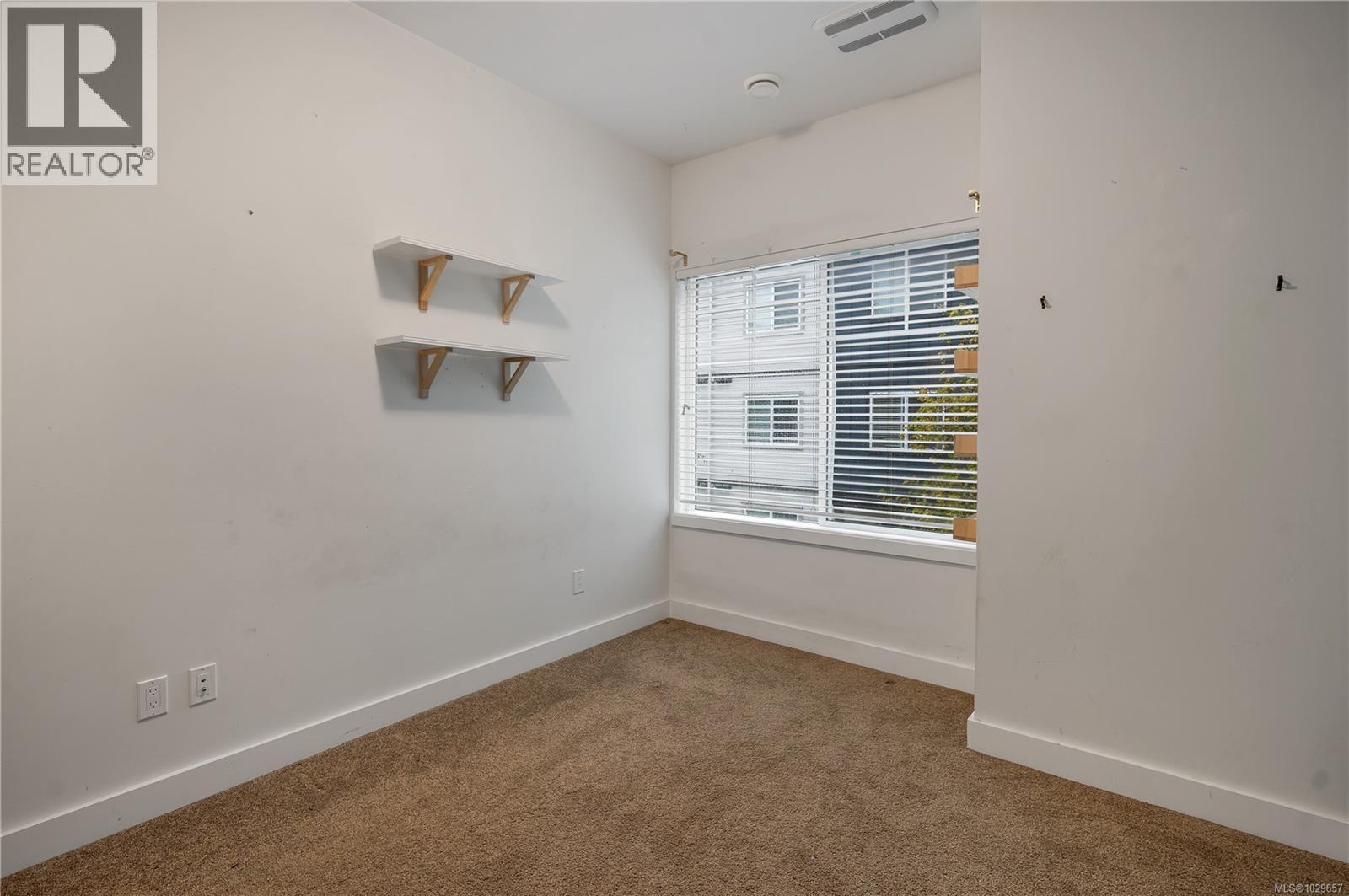 #4 796 ISLAND HWY S - 26