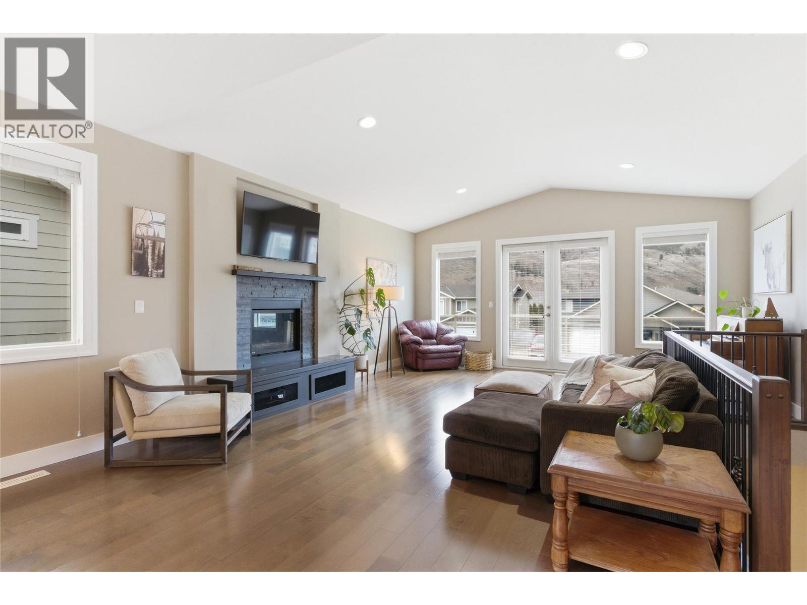 2779 BEACHMOUNT Crescent, Kamloops