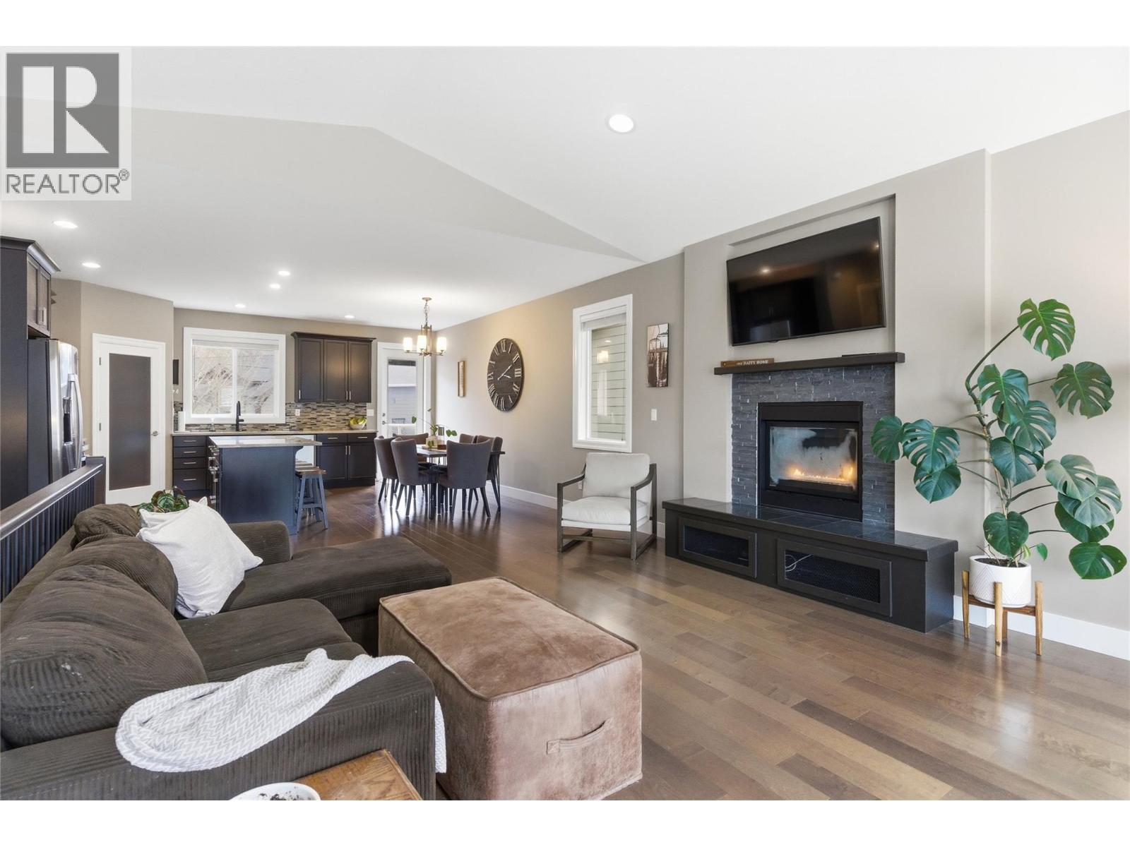 2779 BEACHMOUNT Crescent, Kamloops