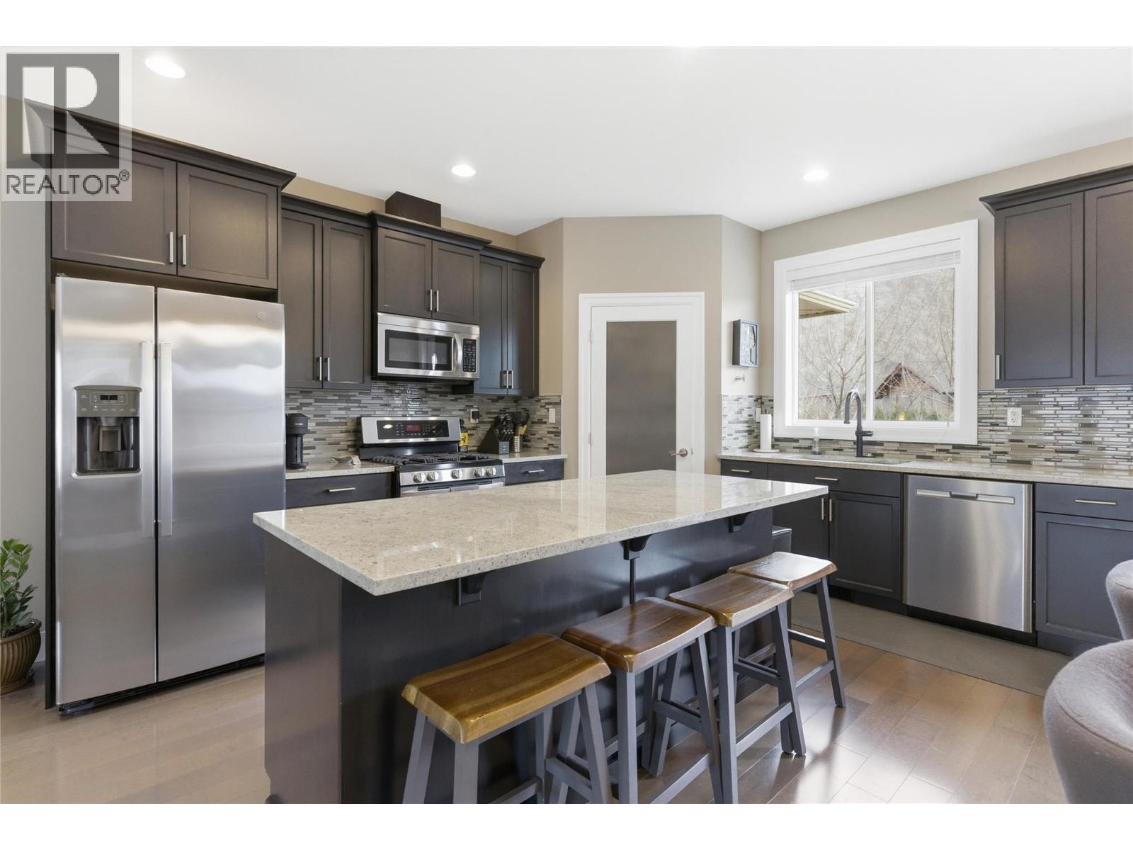 2779 BEACHMOUNT Crescent, Kamloops