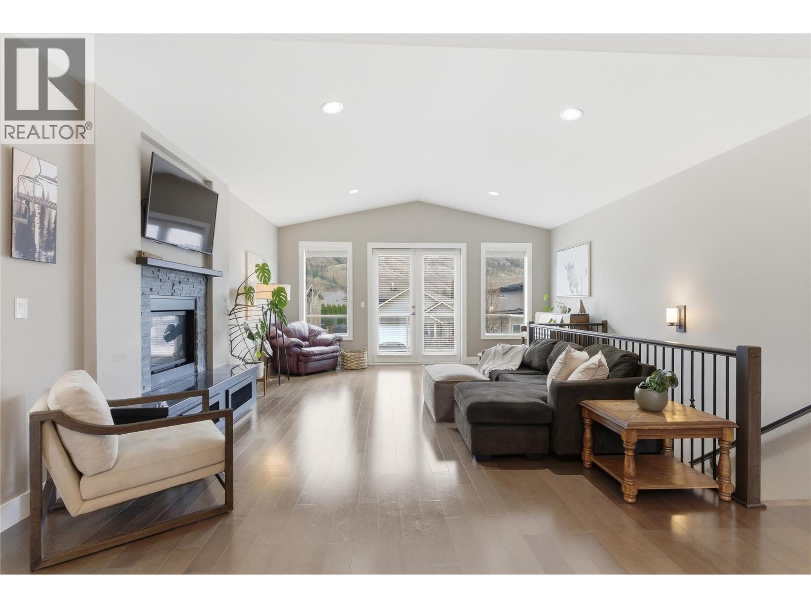 2779 BEACHMOUNT Crescent, Kamloops