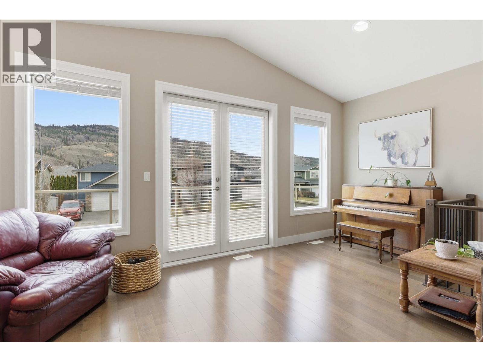 2779 BEACHMOUNT Crescent, Kamloops