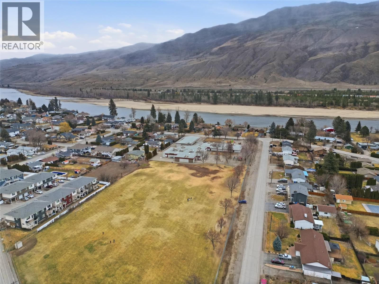 2779 BEACHMOUNT Crescent, Kamloops