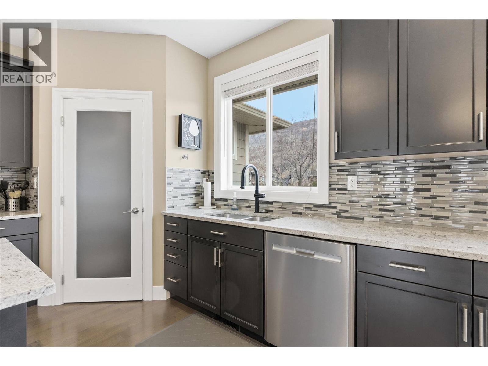 2779 BEACHMOUNT Crescent, Kamloops