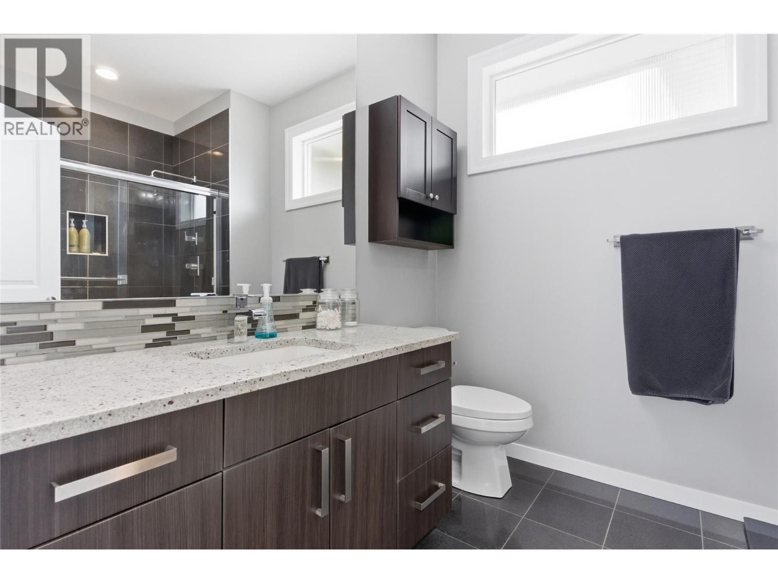 2779 BEACHMOUNT Crescent, Kamloops