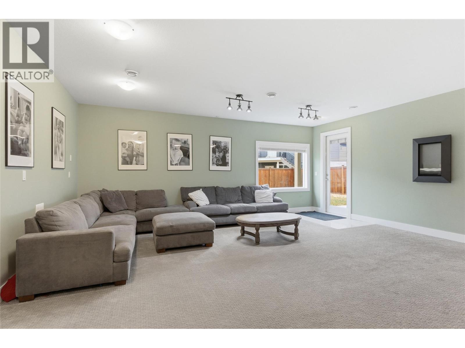 2779 BEACHMOUNT Crescent, Kamloops