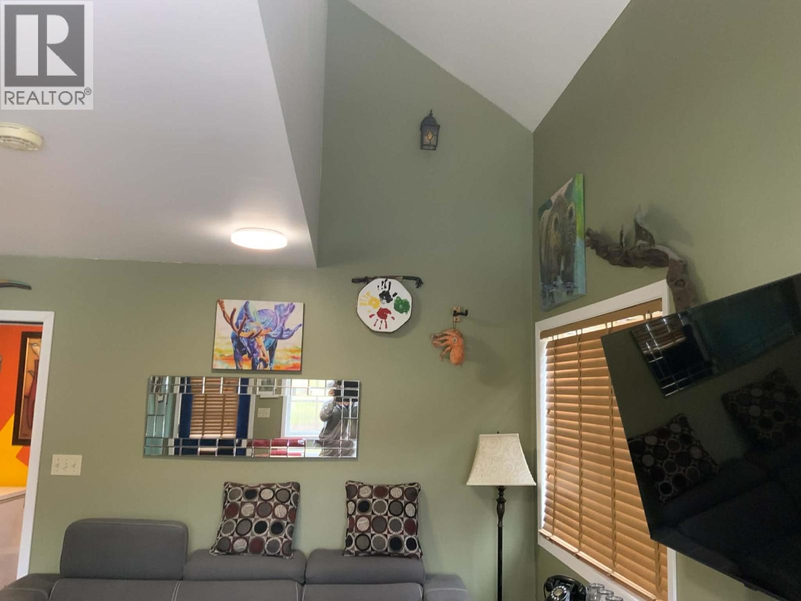 259 20 MACKENZIE HIGHWAY - 10