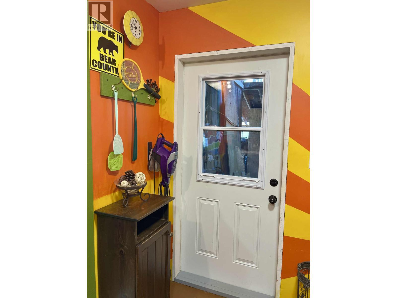 259 20 MACKENZIE HIGHWAY - 13