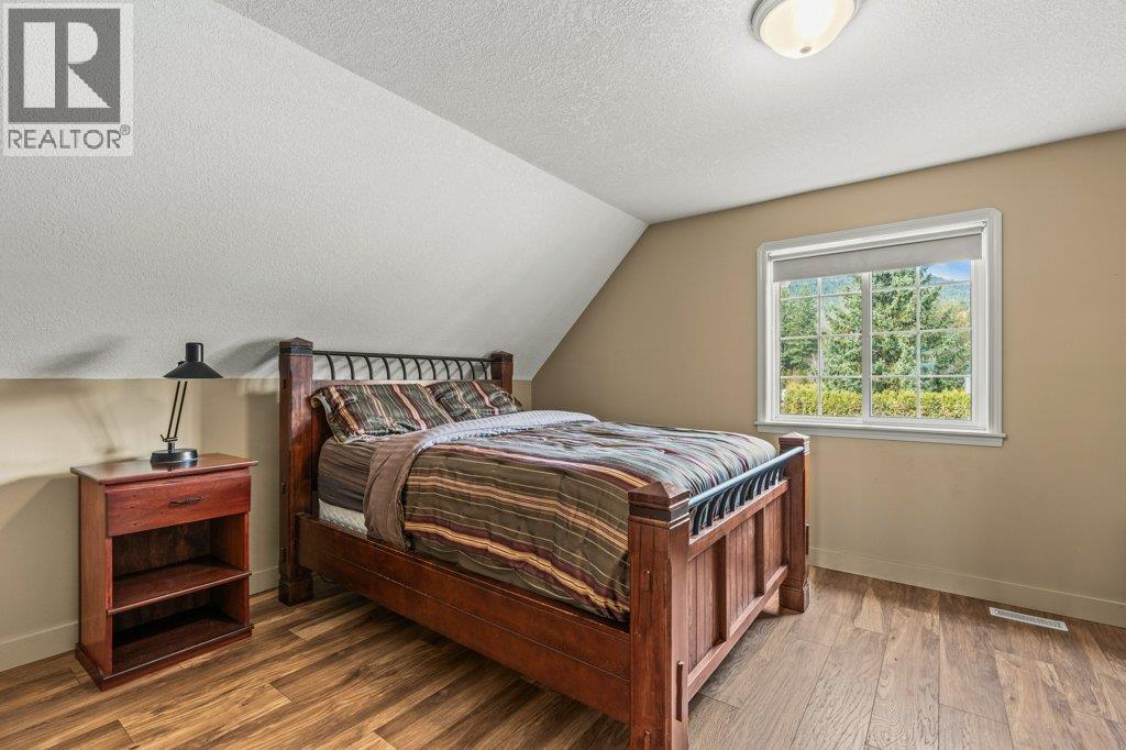  2392 Cedar Ridge Street, Lumby