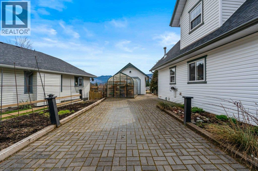  2392 Cedar Ridge Street, Lumby