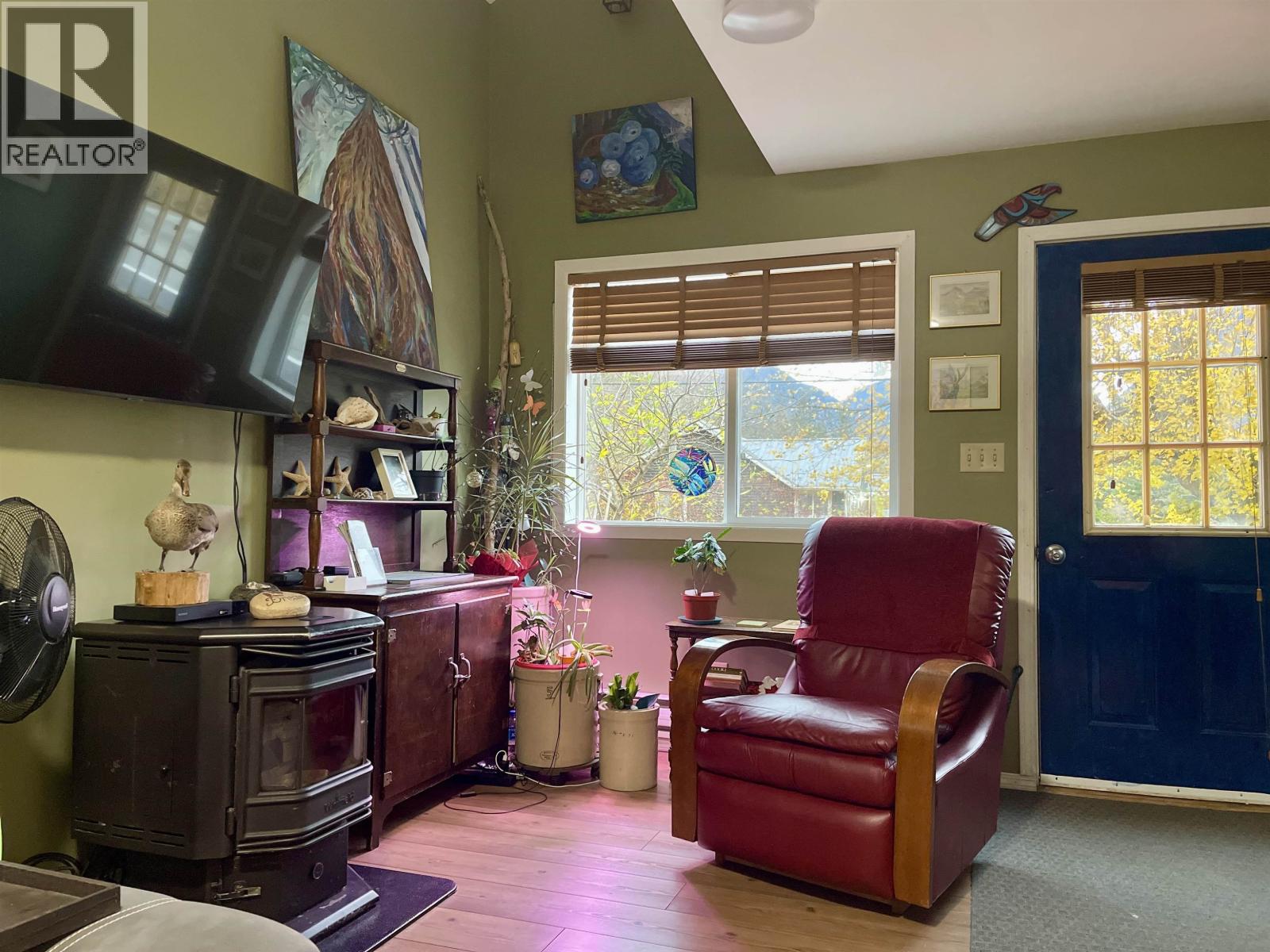 259 20 MACKENZIE HIGHWAY - 5