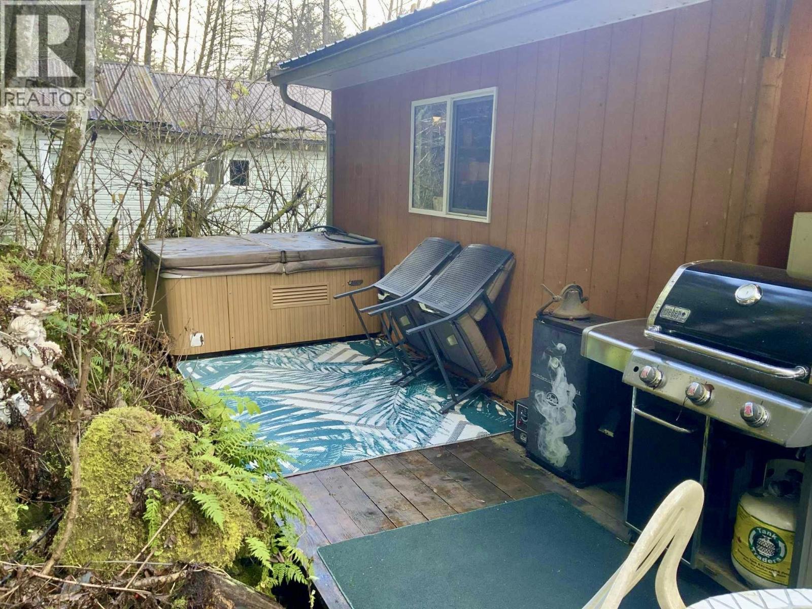 259 20 MACKENZIE HIGHWAY - 27