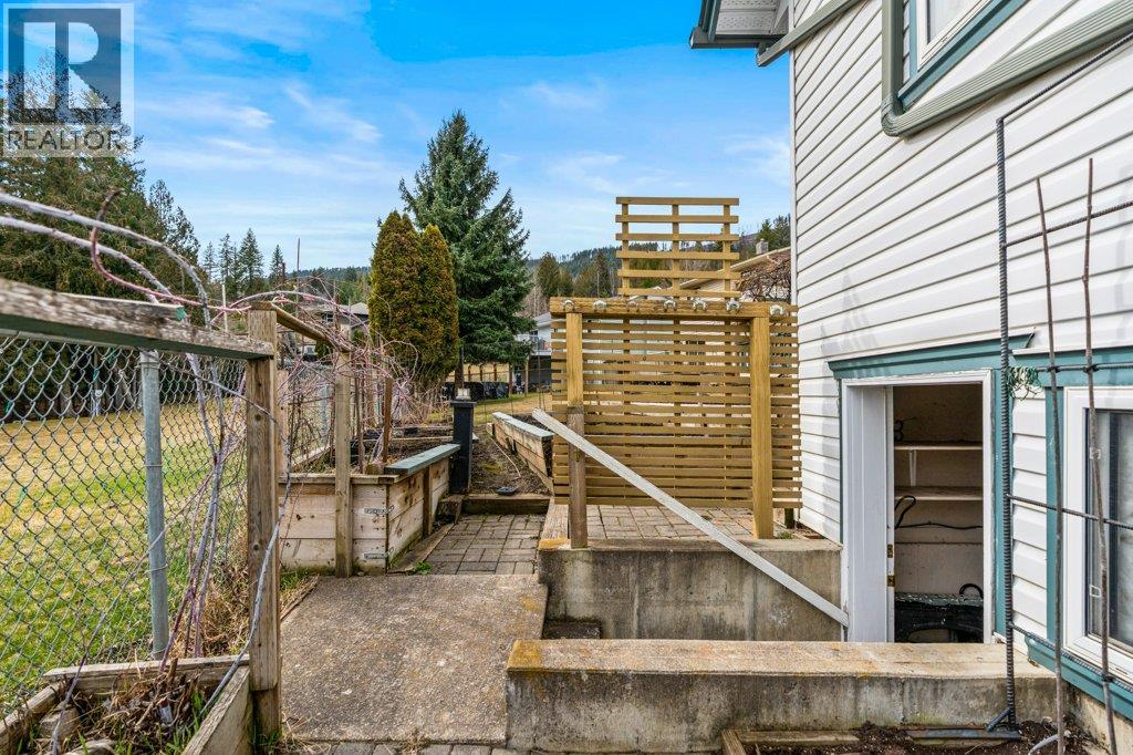  2392 Cedar Ridge Street, Lumby