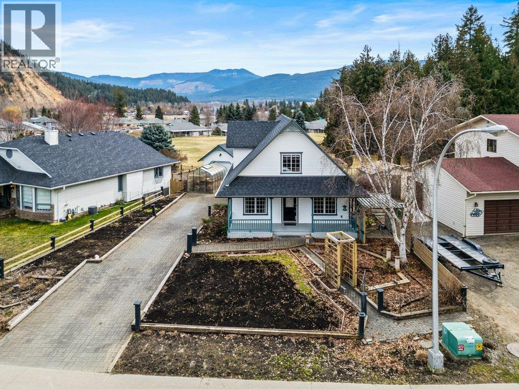  2392 Cedar Ridge Street, Lumby