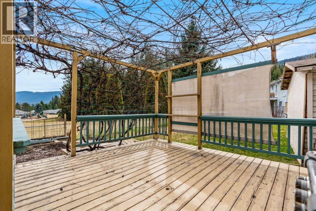  2392 Cedar Ridge Street, Lumby