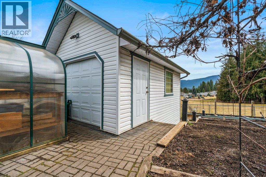  2392 Cedar Ridge Street, Lumby