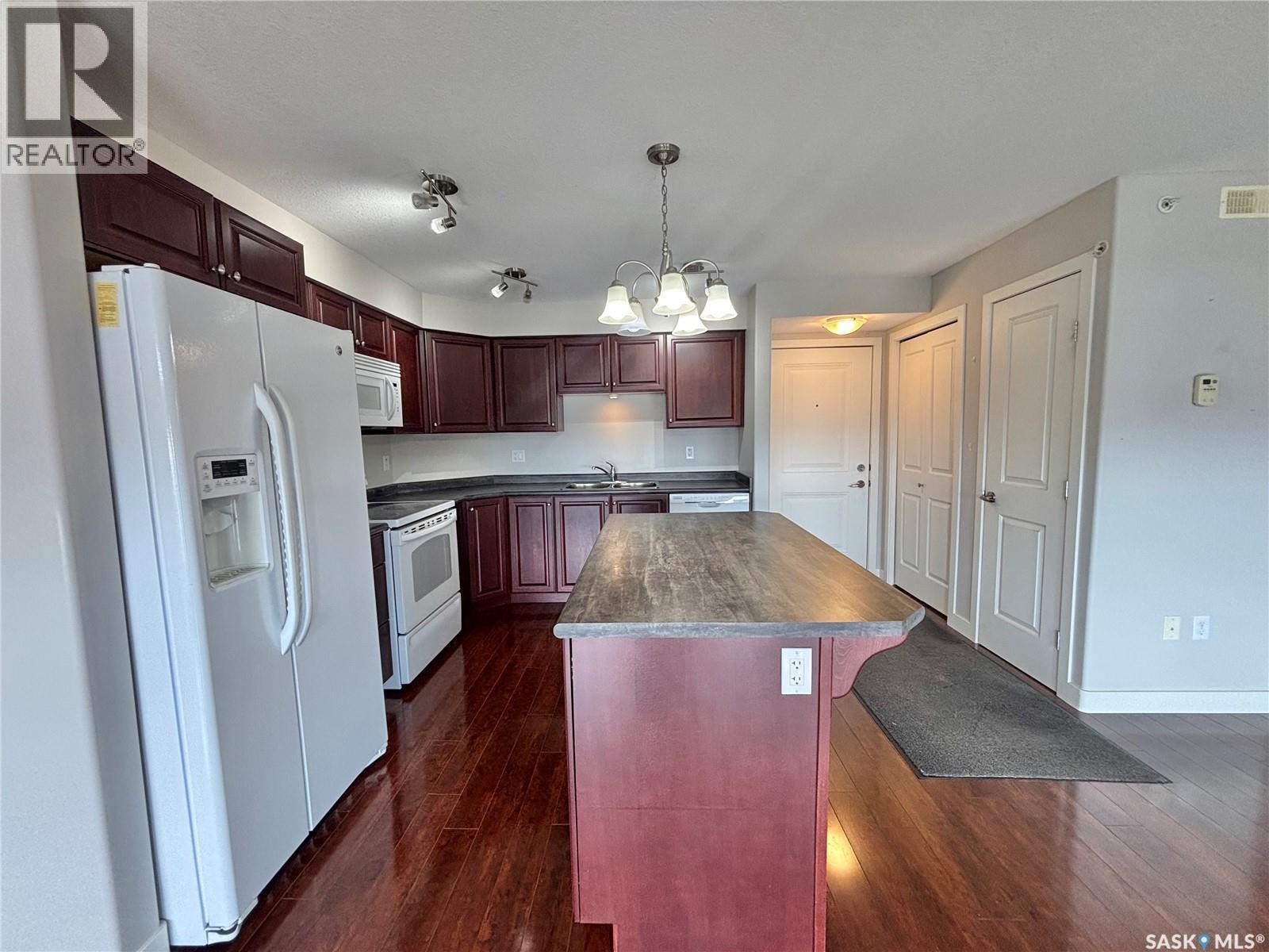 302 333 Morrison DRIVE — photo 6