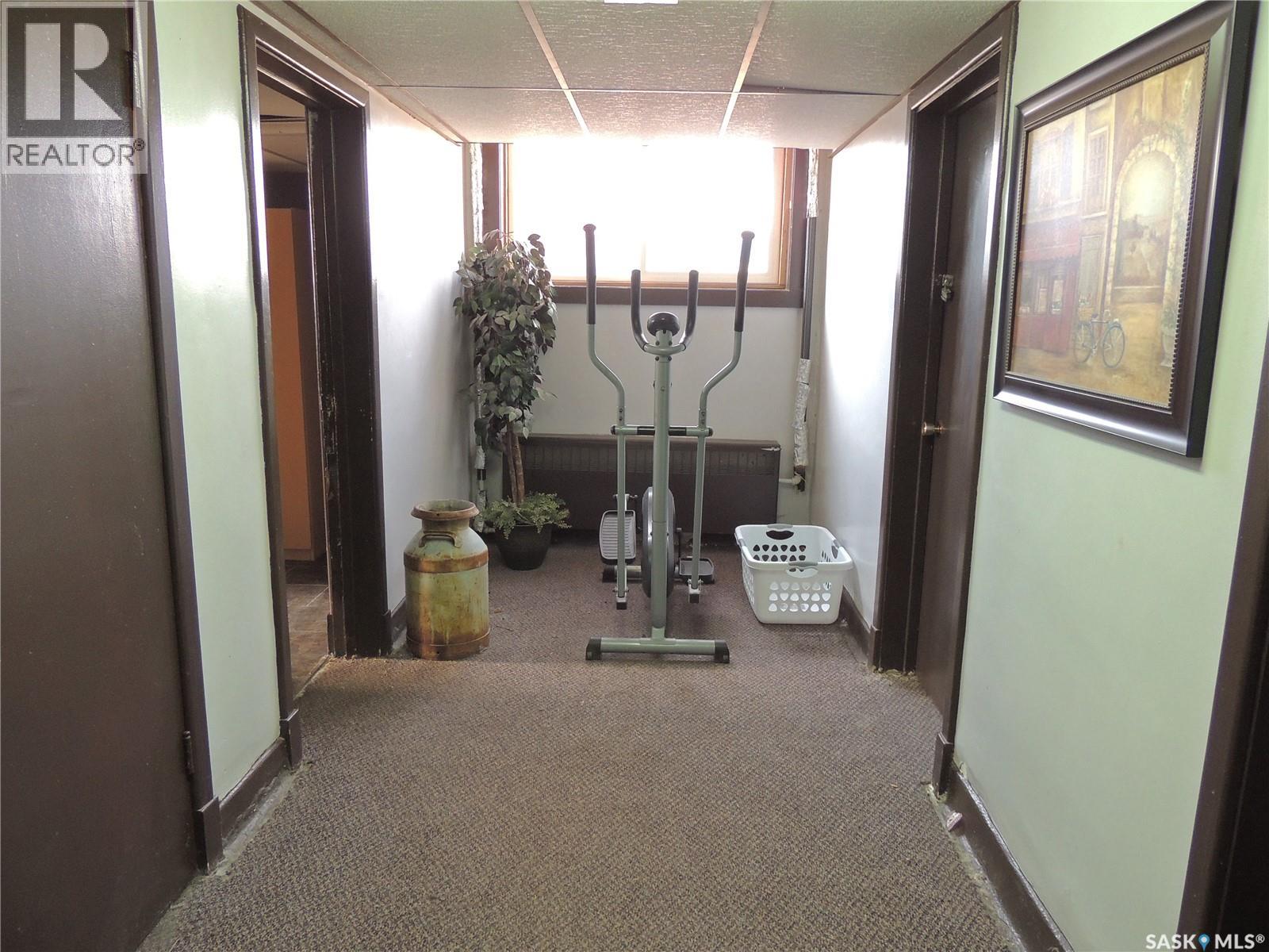 729 CARBON AVENUE - 12