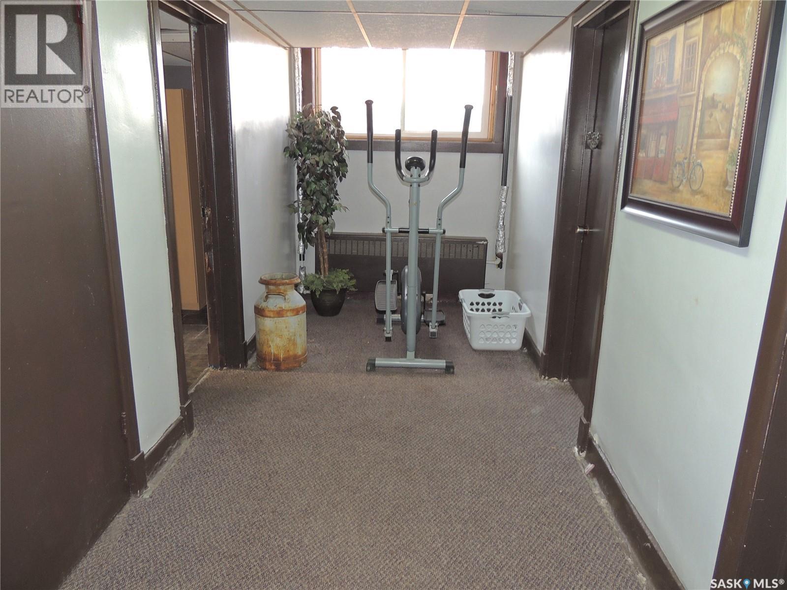 729 CARBON AVENUE - 13