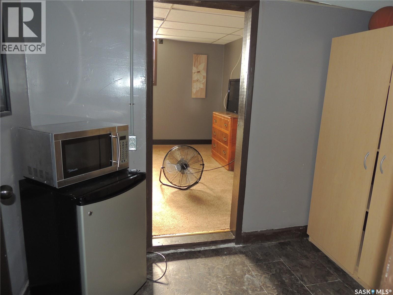 729 CARBON AVENUE - 15