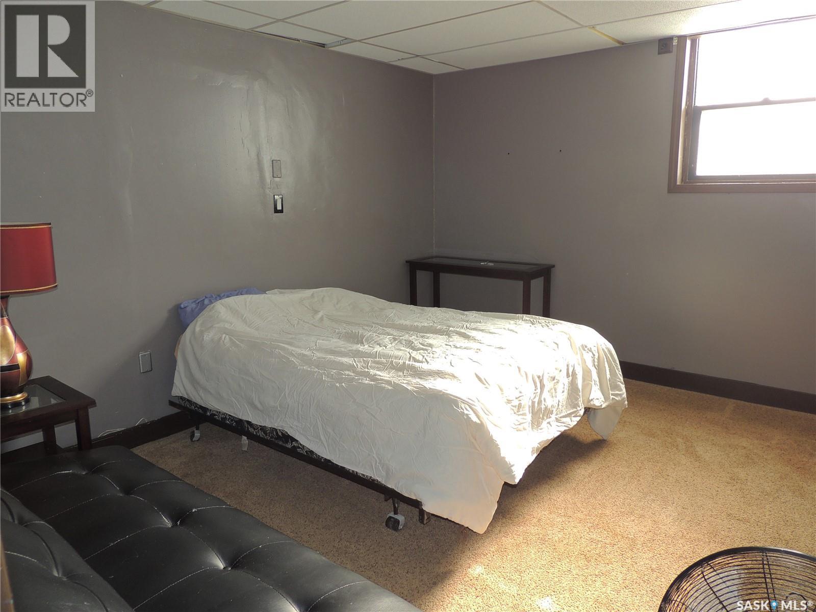 729 CARBON AVENUE - 16