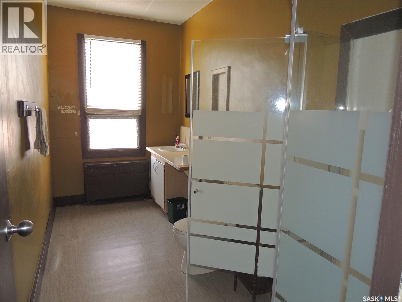 729 CARBON AVENUE - 18