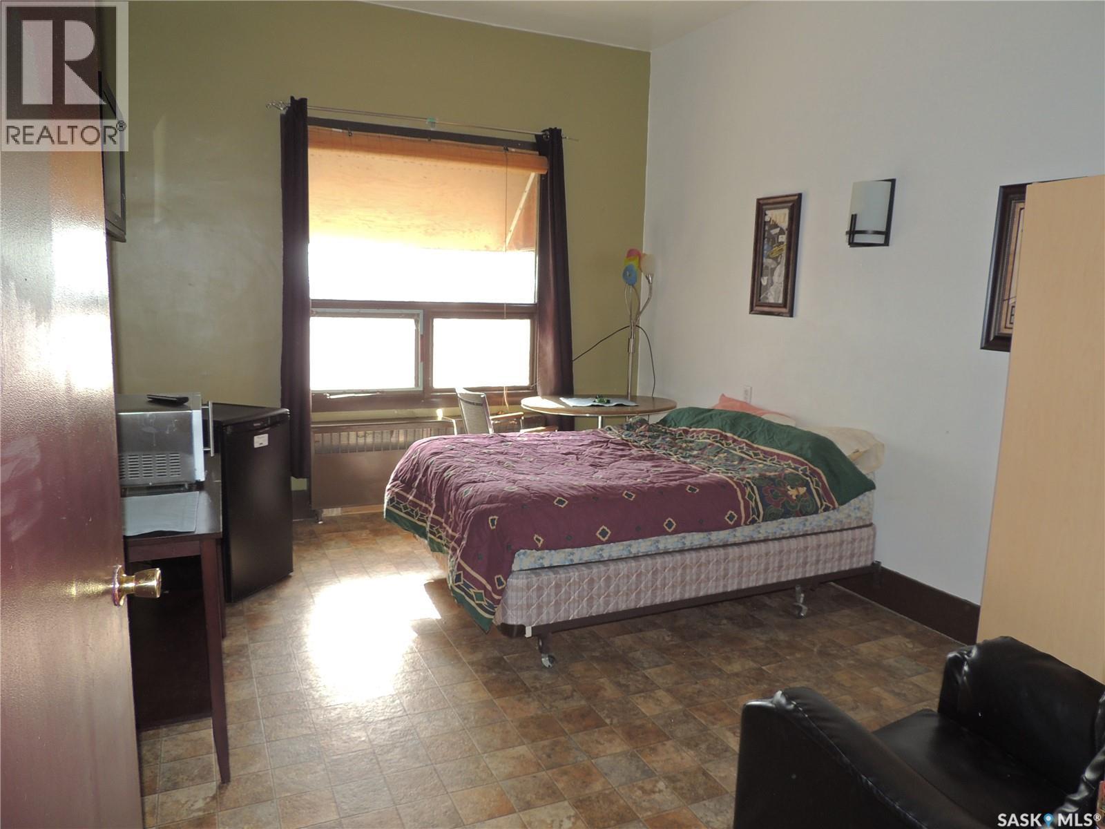 729 CARBON AVENUE - 19