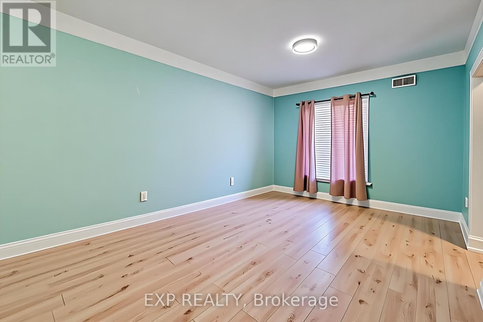 204 SHERMAN AVENUE N - 5