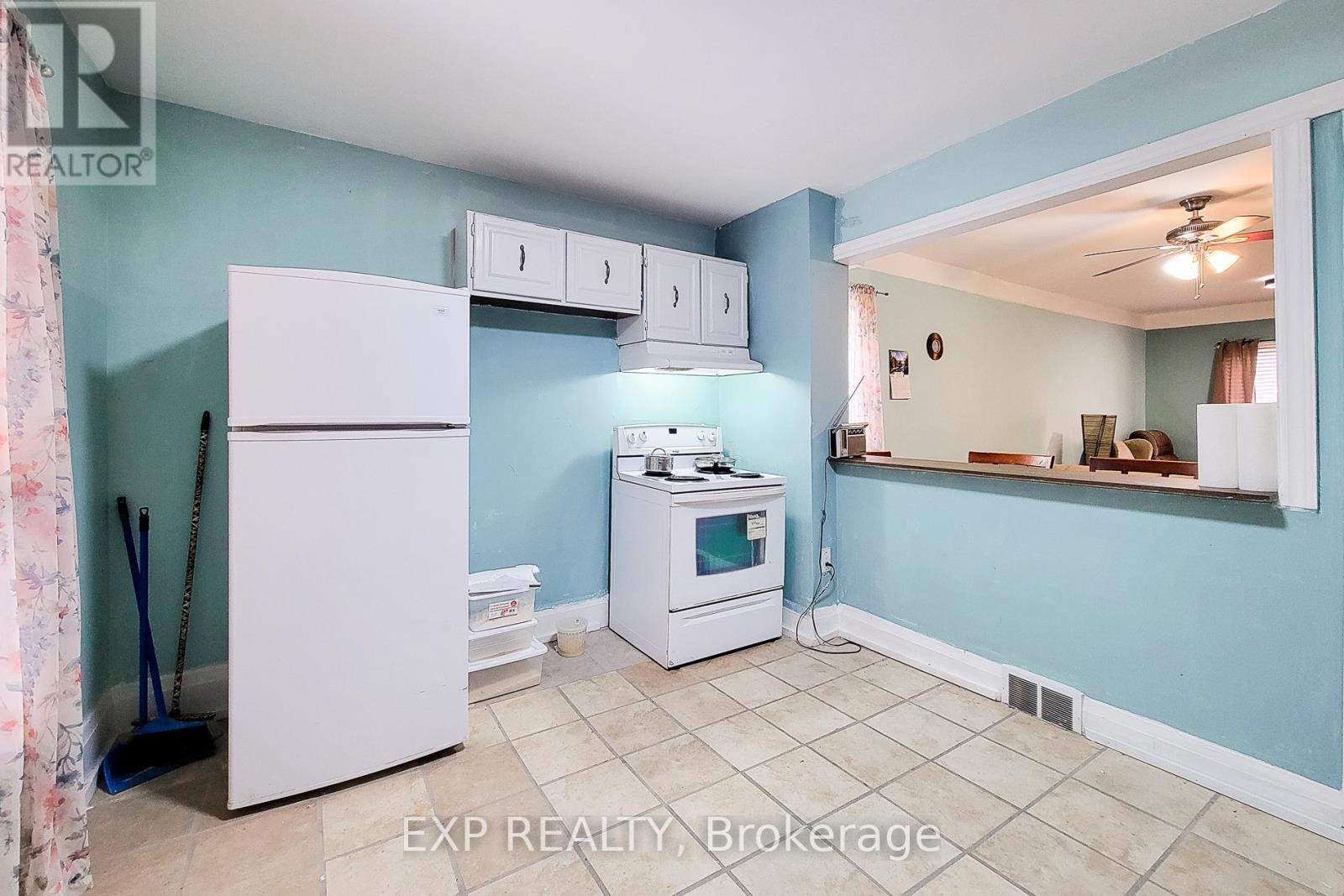 204 SHERMAN AVENUE N - 9