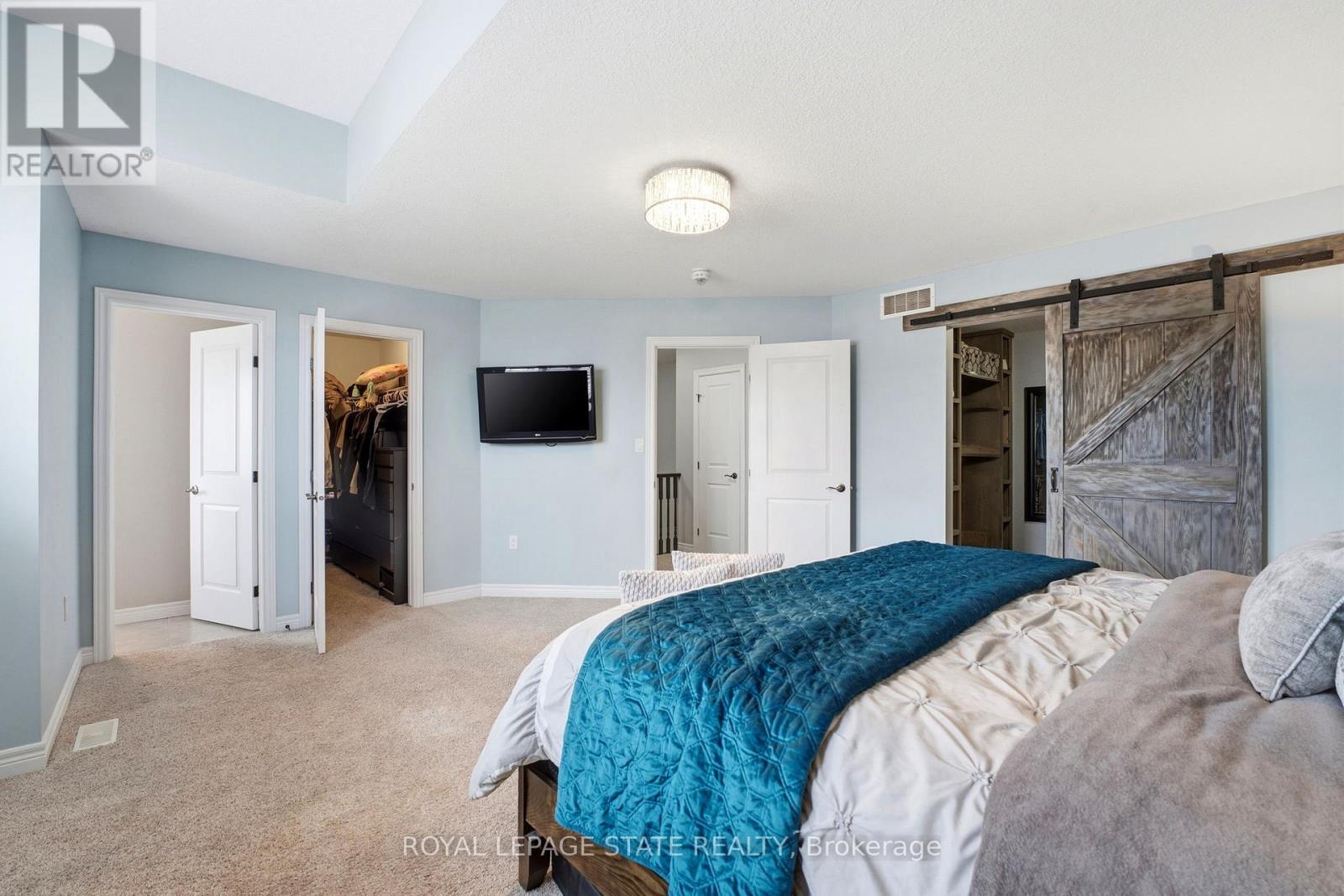 86 FAIRGROUNDS DRIVE - 18