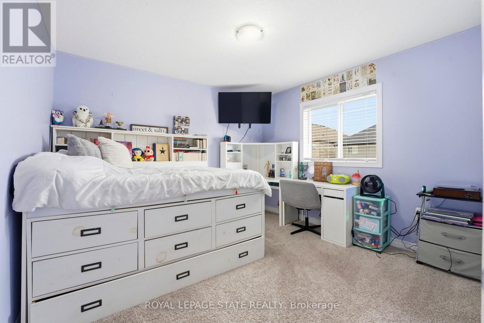 86 FAIRGROUNDS DRIVE - 19