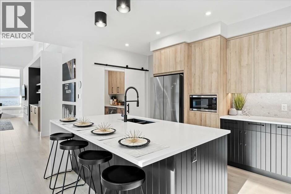 1165 Lone Pine Drive, Kelowna