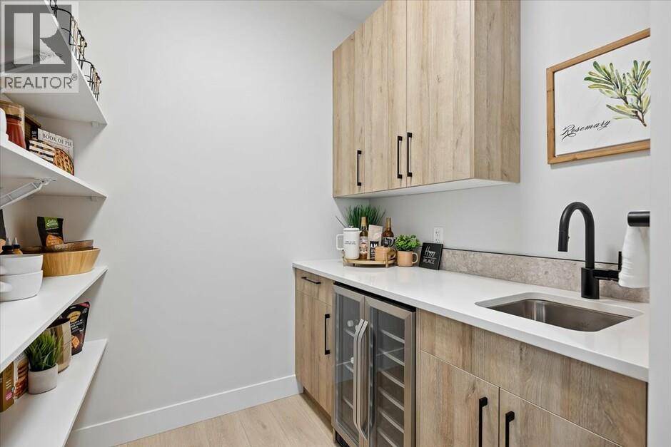 1165 Lone Pine Drive, Kelowna