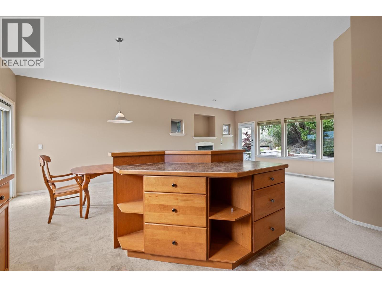 2060 Spyglass Way, West Kelowna